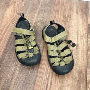 KEEN Boys Whisper Outdoor Hiking Sandals sz 3